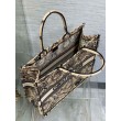 Borsa tote grande per libri Dior Beige Ricamo Toile de Jouy Soleil