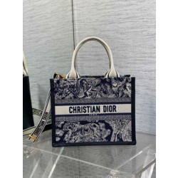 Borsa tote media Dior Book con tracolla Ricamo invertito Toile de Jouy