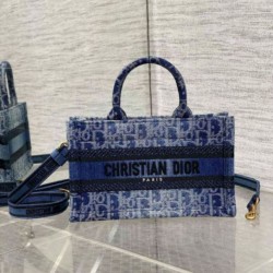 Replica Perfette Dior Mini Book Tote con Tracolla Blu Denim Oblique Jacquard imitazioni