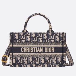 Replica Perfette Borsa Dior Mini Book Tote con tracolla Ricamo Dior Oblique blu imitazioni