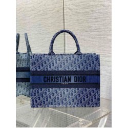 Borsa Dior grande Book Tote Blue Denim Oblique Jacquard Borsa Dior grande Book Tote Blue Denim Oblique Jacquard