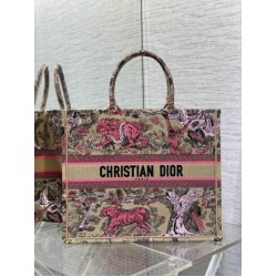 Borsa Dior grande Dioriviera Book Tote in rafia con ricamo Toile de Jouy Sauvage rosa Borsa Dior grande Dioriviera Book Tote in rafia con ricamo Toile de Jouy Sauvage rosa