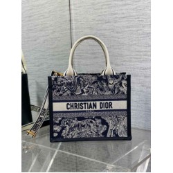 Borse Replica Dior piccola Book Tote con tracolla Ricamo Toile de Jouy Reverse e pelle di vitello blu Borse Replica Dior piccola Book Tote con tracolla Ricamo Toile de Jouy Reverse e pelle di vitello blu