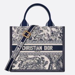 Dior Small Book Tote Bag con tracolla Toile de Jouy Sauvage Embroidery con pelle di vitello blu