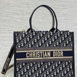 Bora Pari all'originale replica tote Dior media per libri con tracolla in tela blu Dior Oblique Replica qualità specchio Replica Perfette Bora Pari all'originale replica tote Dior media per libri con tracolla in tela blu Dior Oblique imitazioni