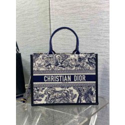 Dior Media Book Tote Bag con Tracolla Blu Ricamo Toile de Jouy Sauvage