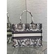 Dior Medium Book Tote Bag Bianco Toile de Jouy Soleil Embroidery