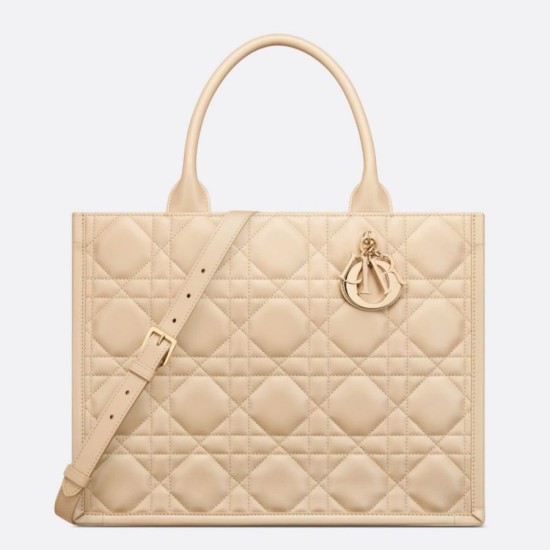 Dior Medium Book Tote Bag con tracolla Beige Macrocannage