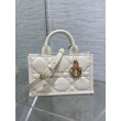 Dior Mini Book Tote Bag con Tracolla Bianca Macrocannage Pelle di Vitello Dior Mini Book Tote Bag con Tracolla Bianca Macrocannage Pelle di Vitello