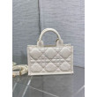 Dior Mini Book Tote Bag con Tracolla Bianca Macrocannage Pelle di Vitello Dior Mini Book Tote Bag con Tracolla Bianca Macrocannage Pelle di Vitello