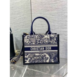 Dior Small Book Tote Bag con tracolla Toile de Jouy Sauvage Embroidery con pelle di vitello blu