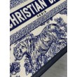 Dior Small Book Tote Bag con tracolla Toile de Jouy Sauvage Embroidery con pelle di vitello blu