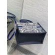 Dior Small Book Tote Bag con tracolla Toile de Jouy Sauvage Embroidery con pelle di vitello blu