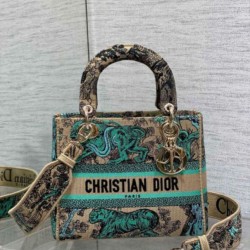Dior Dioriviera Lady D-Lite Medium Bag Raffia con ricamo Toile de Jouy Sauvage verde Replica qualità specchio Replica Perfette Dior Dioriviera Lady D-Lite Medium Bag Raffia con ricamo Toile de Jouy Sauvage verde imitazioni