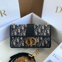 Borsa Dior 30 Montaigne East-West con catena Jacquard obliquo blu Replica qualità specchio Replica Perfette Borsa Dior 30 Montaigne East-West con catena Jacquard obliquo blu imitazioni