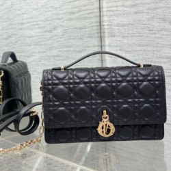 Borsa Dior Miss Dior con manico superiore Pelle di agnello Cannage nera Replica qualità specchio Replica Perfette Borsa Dior Miss Dior con manico superiore Pelle di agnello Cannage nera imitazioni