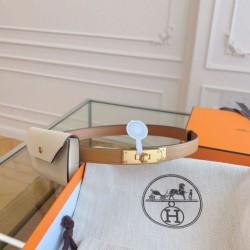 Replica Qualità superiore replica Cintura Hermès Kelly Pocket 18 Biscuit e Pelle di Vitello Epsom Bianca Imitazioni Replica qualità specchio Qualità superiore replica Cintura Hermès Kelly Pocket 18 Biscuit e Pelle di Vitello Epsom Bianca