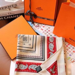 Replica Scialle Hermès Naturel Nautical Tattoos Bandana 140 Imitazioni Replica qualità specchio Scialle Hermès Naturel Nautical Tattoos Bandana 140
