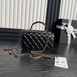 Borse Imitazioni Woc 24B Trendy CC con patta AP4184 Nera Replica qualità specchio Replica Perfette Borse Imitazioni Woc 24B Trendy CC con patta AP4184 Nera imitazioni