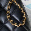 Borsa a tracolla in pelle di agnello nera AS4610