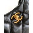 Borsa hobo con catena nera AS4966