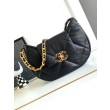 Borsa hobo in pelle di agnello 19 nera AS4638