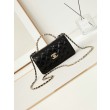 Borsa piccola con patta e manico superiore AP3803 Nero