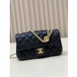 Borsa piccola con patta nera AS4041