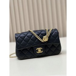 Borsa piccola con patta nera AS4041