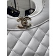 Borsa Shiny Lambskin 31 Mini Shopping Bag AS4133 Bianco