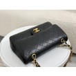 Borsa vintage con patta in pelle di agnello nera A2220