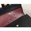 Borsa vintage con patta in pelle di agnello nera A2220