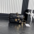 Dettagli perfetti Borsa piccola con patta in pelle di agnello AS5174