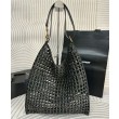 Dettagli perfetti Borsa YSL Saint Laurent Oxalis in rafia macramè nera