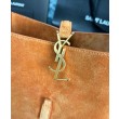 Dettagli perfetti YSL Saint Laurent Le 5 A 7 Supple Small In Pelle Scamosciata Caffè