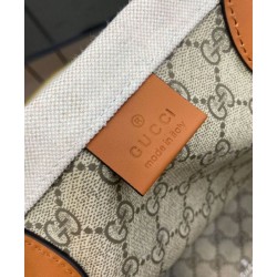 Borsa tote media Gucci con stampa Gucci 772176 Caffè