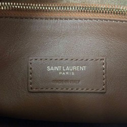 Dettagli perfetti YSL Saint Laurent Le 5 A 7 Supple Small In Pelle Scamosciata Caffè Replica qualità specchio Replica Perfette Dettagli perfetti YSL Saint Laurent Le 5 A 7 Supple Small In Pelle Scamosciata Caffè imitazioni