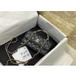 Porta cellulare con patta e catena nera AP3575