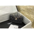 Porta cellulare con patta e catena nera AP3575