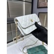 Portafoglio con catena in pelle di agnello AP3071 Bianco