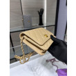 Portafoglio con catena WOC in pelle di agnello AP1450 Beige