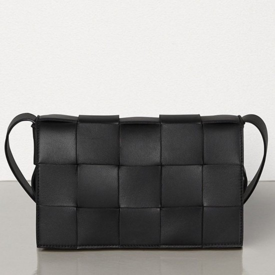 Borsa a cassetta Bottega Veneta agnello nera