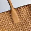 Qualità superiore replica Cabat media Bottega Veneta agnello intrecciata color caramello