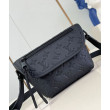 Borsa indossabile LV Pulse Monogram Shadow nera Borsa indossabile LV Pulse Monogram Shadow nera