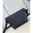 Borsa indossabile LV Pulse Monogram Shadow nera Borsa indossabile LV Pulse Monogram Shadow nera