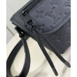 Borsa indossabile LV Pulse Monogram Shadow nera Borsa indossabile LV Pulse Monogram Shadow nera