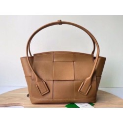 Borsa Media Arco Bottega Veneta Granata Caramello