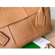 Borsa Media Arco Bottega Veneta Granata Caramello