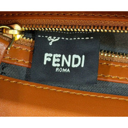 Borsa media Baguette Fendi nappa FF marrone