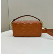 Borsa media Baguette Fendi nappa FF marrone